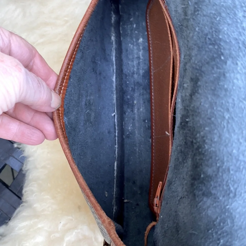 Vintage Dooney and Bourke bag - Picture 9 of 9